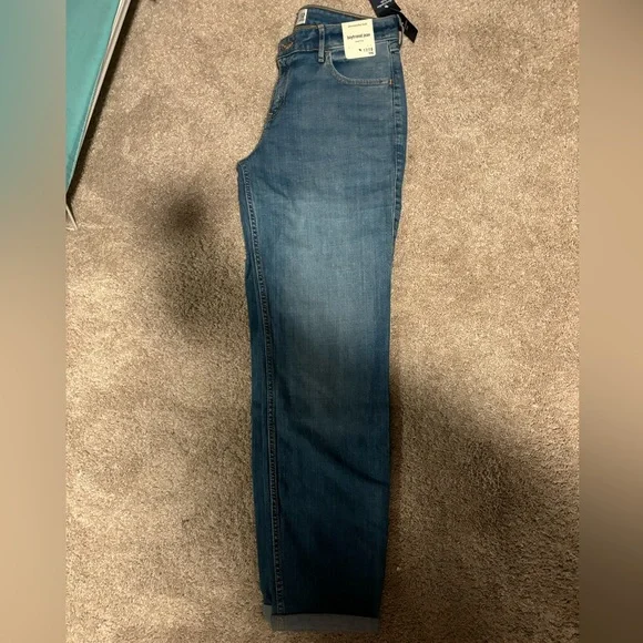 Abercrombie kids, mid rise boyfriend jeans, size 17/18 long - Picture 2 of 4